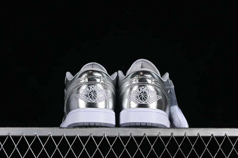 All categories Air Jordan Jordan series basketball shoes Air Jordan 1 Low Z version Air Jordan 1 Low "Metallic Silver" AJ1 Joe 1 liquid silver low-top cultural casual sneakers FN5030-001